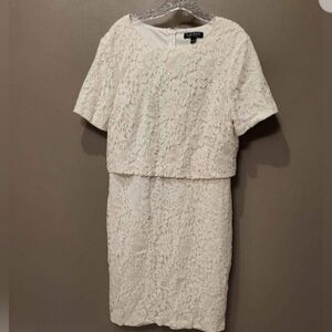 Lauren short sleeve lace dress size 16